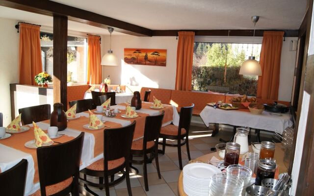 Pension & Ferienhaus Latröpchen