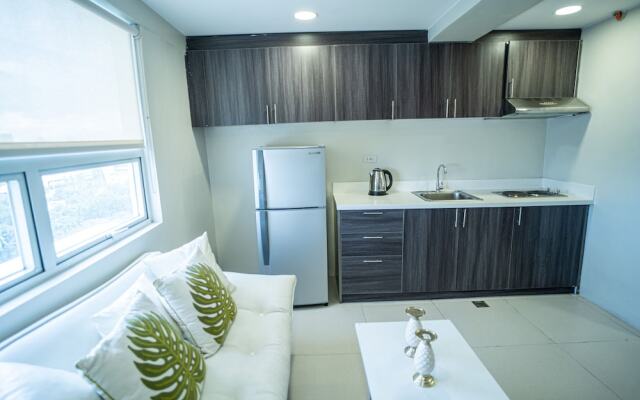 Gilmore Tower Suites By SMS Hospitality