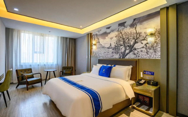 Super 8 Select Hotel (Urumqi Yangtze South Railway Station)