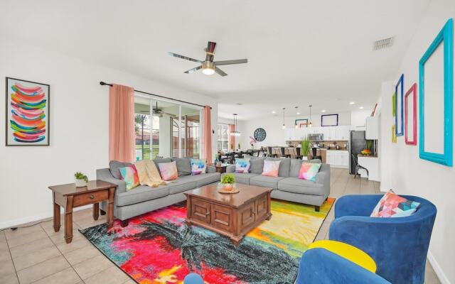 Lake View Getaway: Pool, Game Room, Theming!