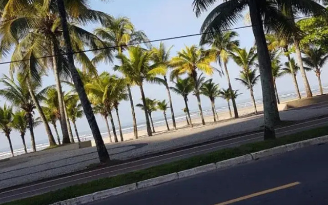 Apto Praia Grande - 50 metros da praia