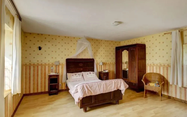 Quaint Holiday Home for 6 in Vanne