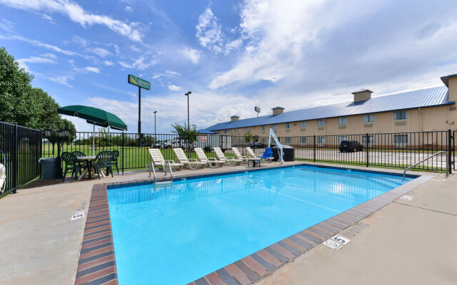 Quality Inn And Suites Wichita