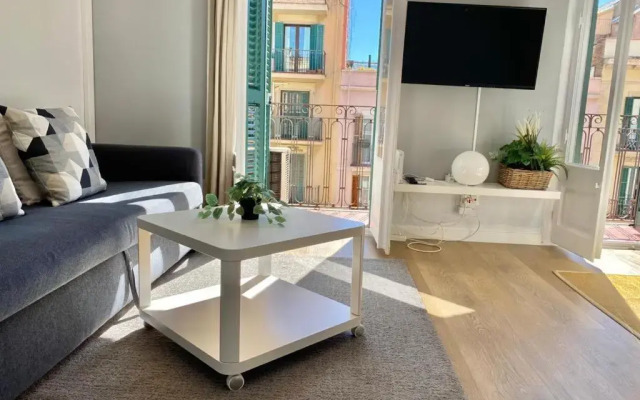 2 Bdr Eixample Apartment