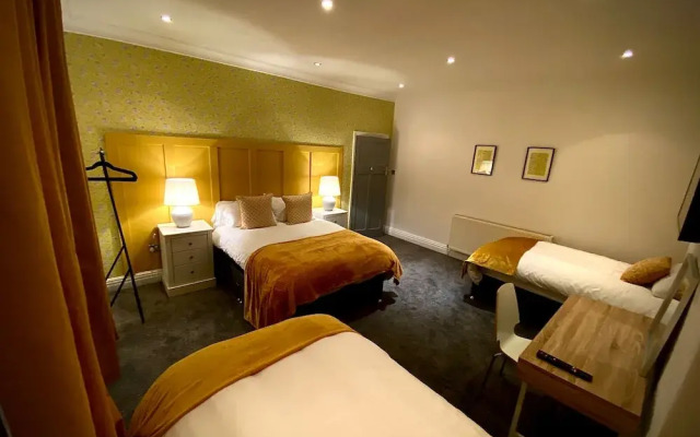 Captivating 4-bed Hot Tub House in Blackpool