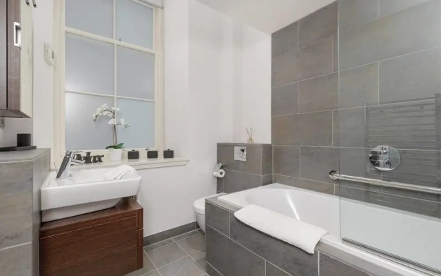 Modern Simpson Loan Apt With Lift and Parking
