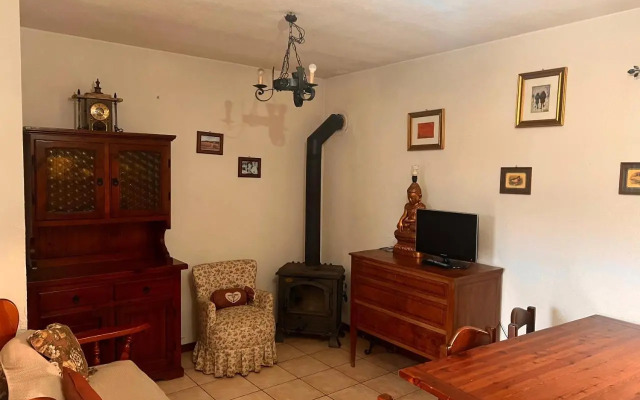 Via Osvaldo Moretti(complessoShalimar)