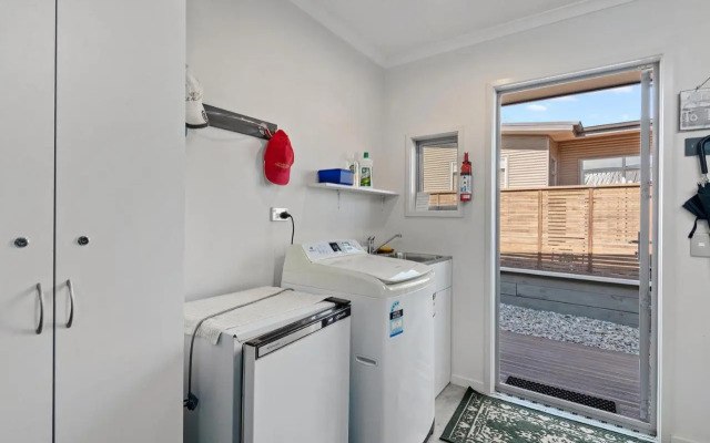 Paradise in Pohara - Pohara Beach Holiday Home