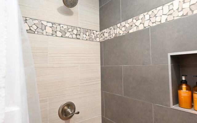 Resort-like w/ Tennis, Bocci, Golf & Games Galore!