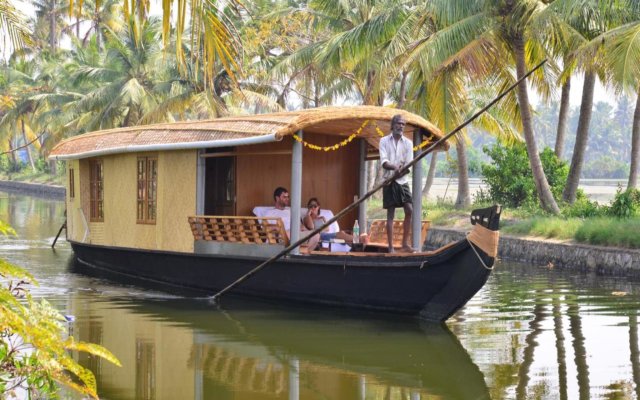 Breeze Backwater Homes - Homestay & Resort