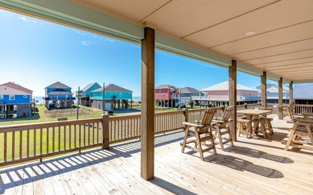 Tidewater 4 Bedroom Home by RedAwning