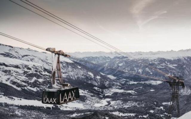 GALAAXY Mountain Hostel