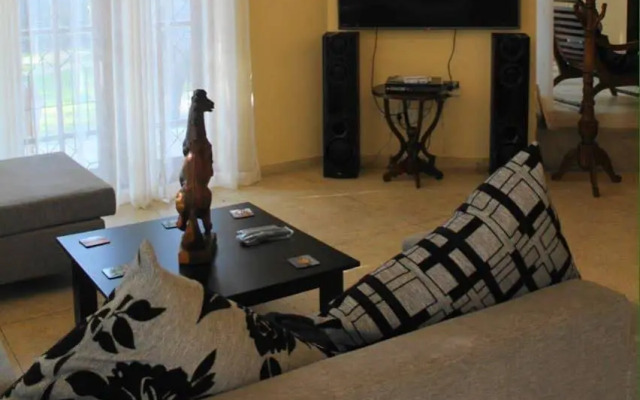Mahakumara White House Hotel