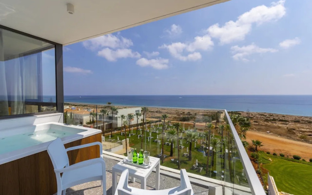 Leonardo Crystal Cove Hotel & Spa by the sea