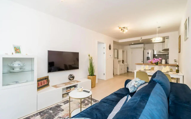M&P- Lovely 1-bedroom condo with free parking