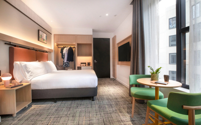 Holiday Inn Melbourne Bourke Street Mall by IHG – Guest Rooms – Melbourne