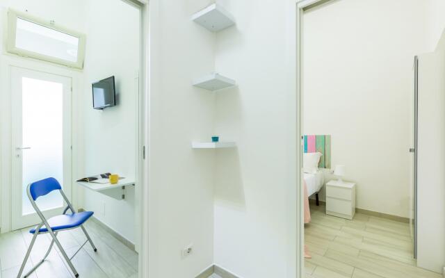 Chiara Modern Apartment by Wonderful Italy