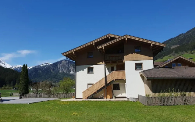 Apartment Eva in Wald im Pinzgau With Balcony
