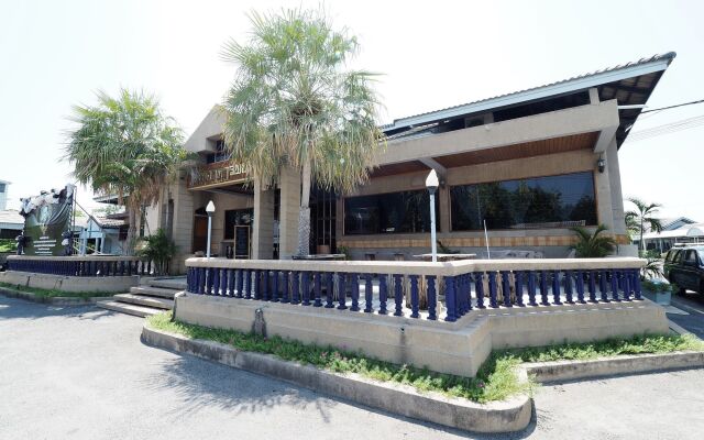 Pachara Hotel and Restaurant