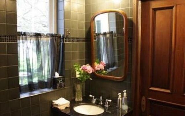 Plum Grove Inn