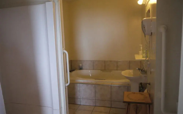 Emily's Oceanside Cottages