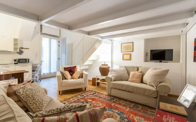Charming Studio Near Piazza Castello by Wonderful Italy
