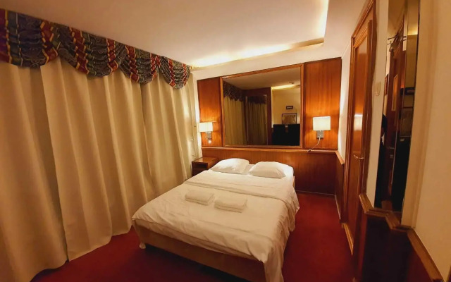 Rembrandtplein Hotel