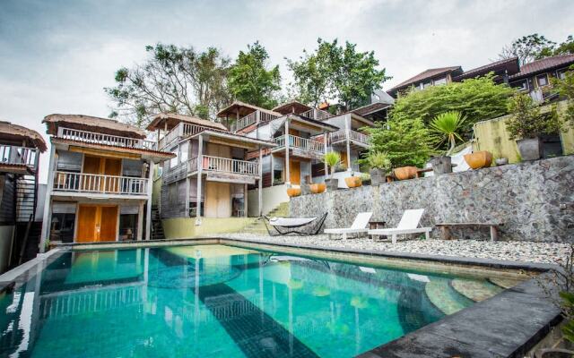 Tree House Lodge