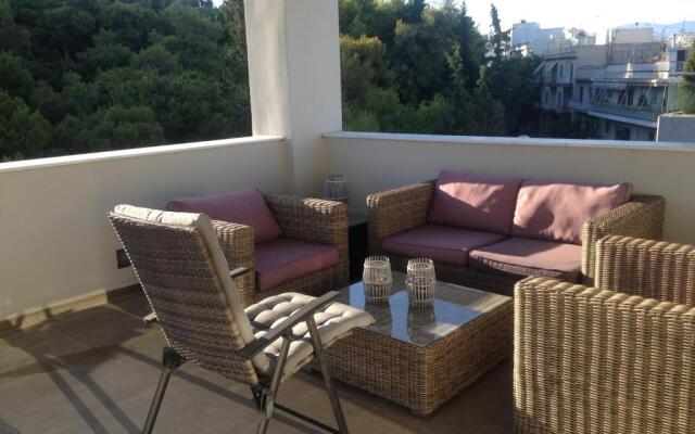 Lycabettus Hill Penthouse, Private Roof Garden & Pool