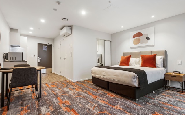 Wyndham Xinyang Downtown