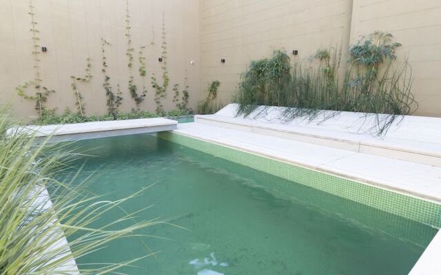 Floralis Suites by Be Local