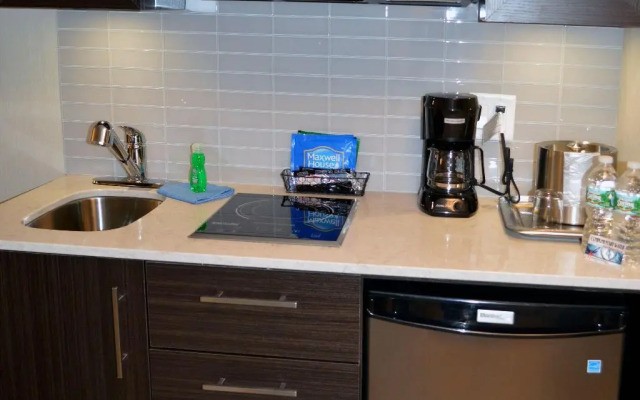 Holiday Inn & Suites Syracuse Airport - Liverpool by IHG