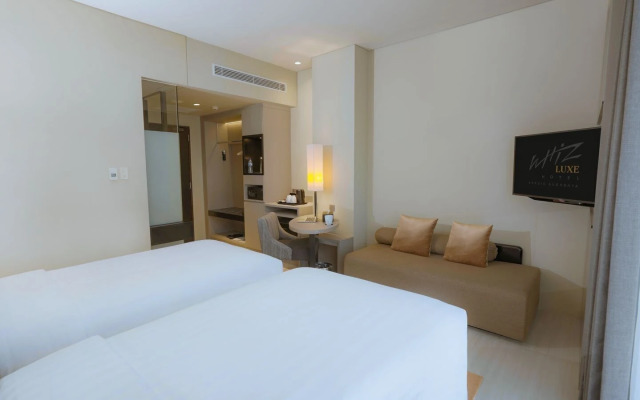 Whiz Luxe Hotel Spazio Surabaya