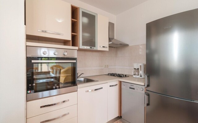 Beautiful Home in Sevid With Wifi and 4 Bedrooms