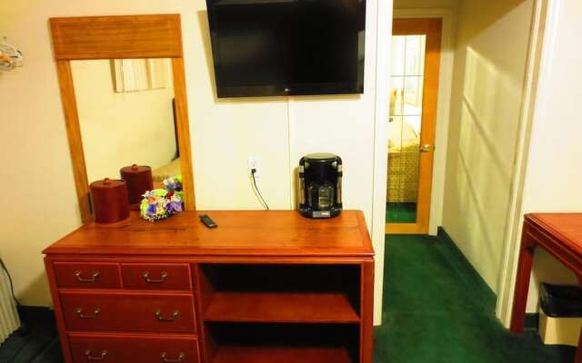 Canadiana Motel