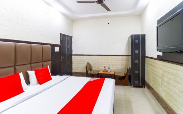 Oyo 46437 Malik Regency