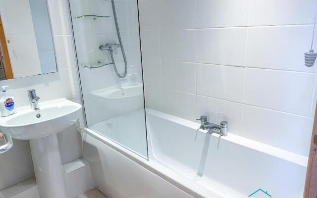 Vanguard House, Milford Marina