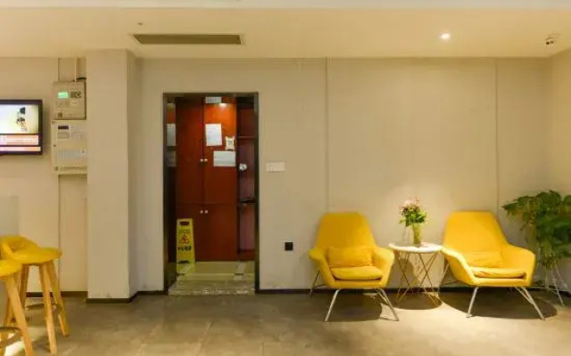 Rongju Hotel（Xuhui Longhua Riverside）
