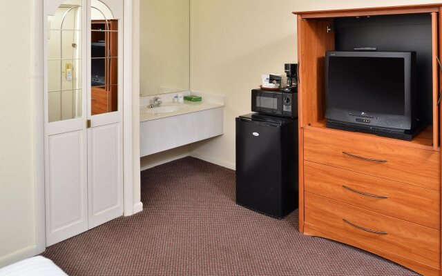 Americas Best Value Inn and Suites Lexington Park