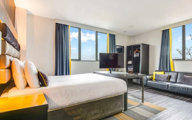 Roomzzz Chester City