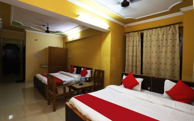 OYO 43688 Hotel Surya