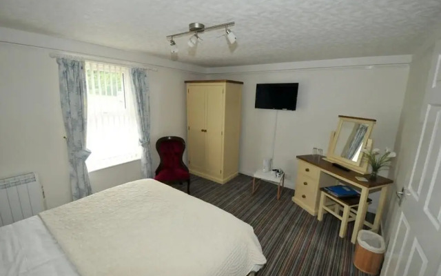 Treviglos Lodge Bed  Breakfast