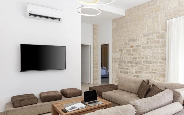 Mandana Villa - With Private Pool Jacuzzi
