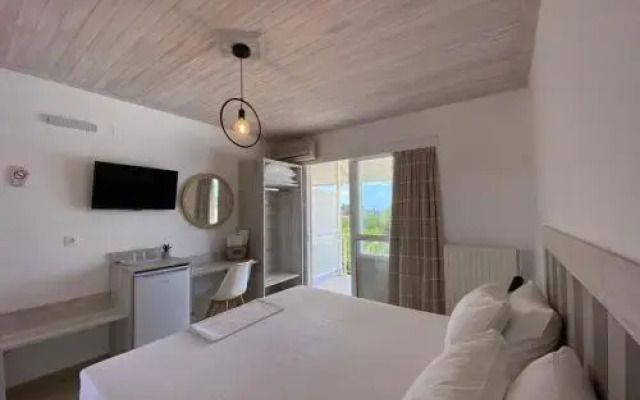 Leonidas Resort