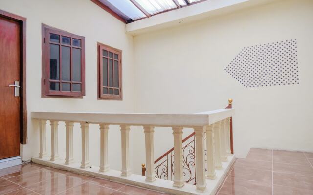 Spot On 2368 Dahlia Homestay Family Residence