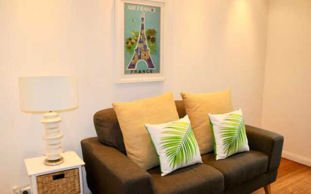 Elegant 2 Bedroom House in Inner City Oasis