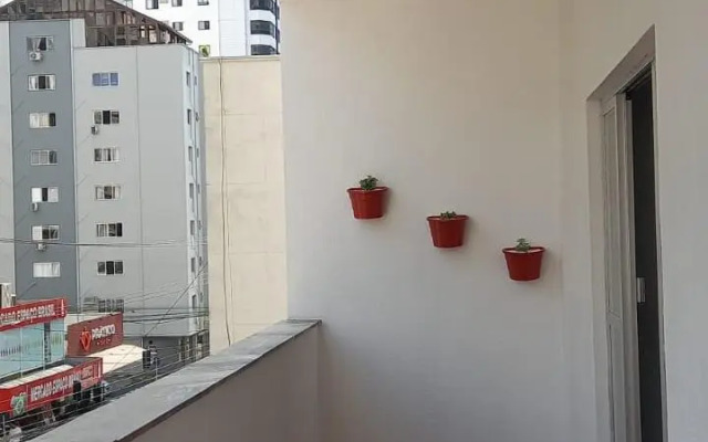 Apto 2 qtos - acesso exclusivo á praia, 30mts