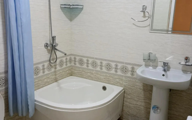 Oqsaroy Guest House