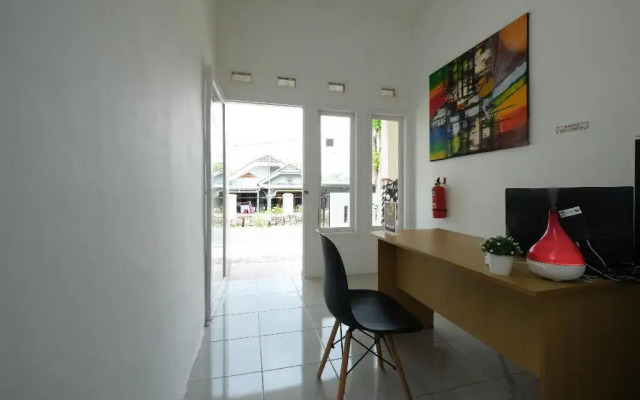 Mango Residence by OYO Rooms