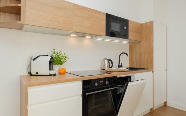 Marynarska Modern Apartment by Renters